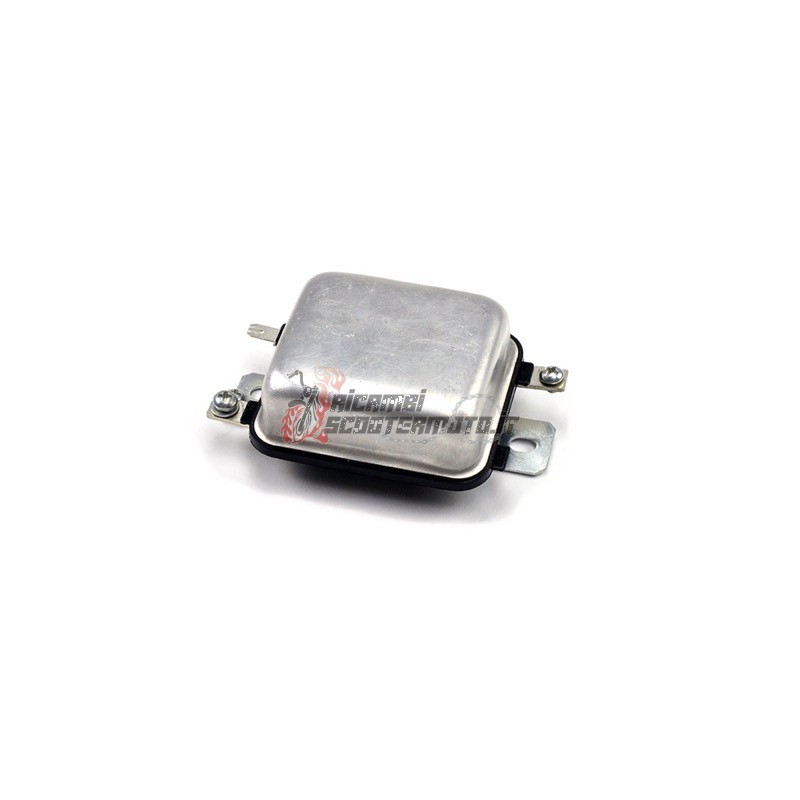 RÉGULATEUR DE TENSION PIAGGIO Ape TM P 602 220 1982-1983 RÉGULATEUR DE TENSION PIAGGIO Ape TM P 602 220 1982-1983